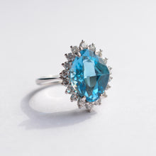 Load image into Gallery viewer, White Gold Topaz & Diamond Cluster Ring