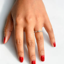 Load image into Gallery viewer, Elegant White Gold Diamond Ring