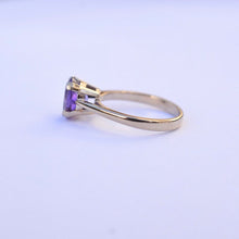 Load image into Gallery viewer, Vintage oval amethyst solitaire ring