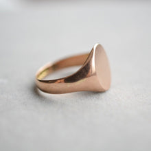Load image into Gallery viewer, Antique Rose gold signet ring
