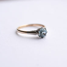 Load image into Gallery viewer, Vintage blue zircon gold and platinum solitaire ring
