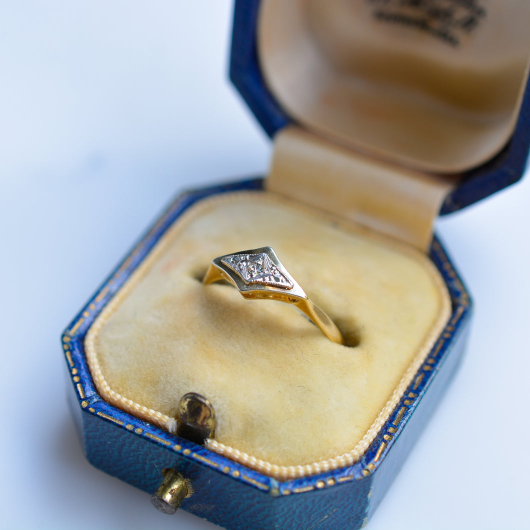 Dainty Art Deco Diamond Ring