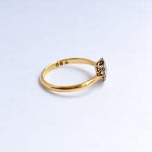 Load image into Gallery viewer, Vintage Diamond Cluster Ring with Star Shaped Setting
