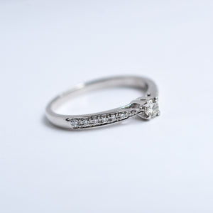 Elegant White Gold Diamond Ring