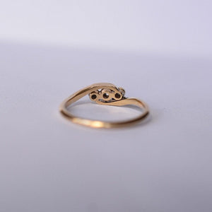 Edwardian 18ct gold diamond twist trilogy ring