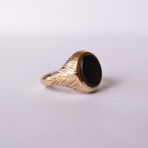 Vintage 9ct yellow gold onyx signet ring