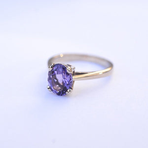 Vintage oval amethyst solitaire ring