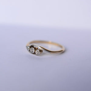 Edwardian 18ct gold diamond twist trilogy ring