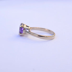 Vintage oval amethyst solitaire ring