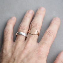 Load image into Gallery viewer, Antique Rose gold signet ring
