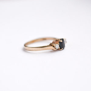 Vintage 9ct gold sapphire and diamond trilogy ring