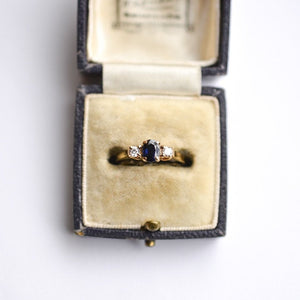 Vintage 9ct gold sapphire and diamond trilogy ring