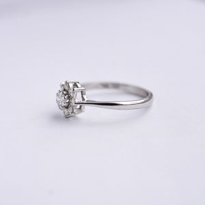 Vintage 18ct white gold diamond cluster engagement ring